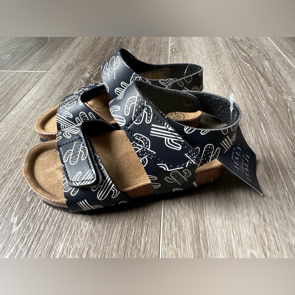 New toddler sandals, size 7